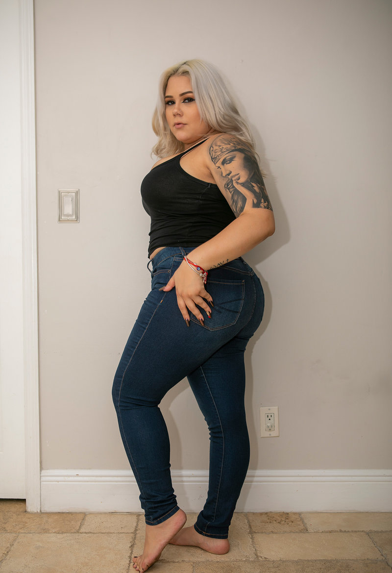 Алленка, 22 года, 5 размер груди